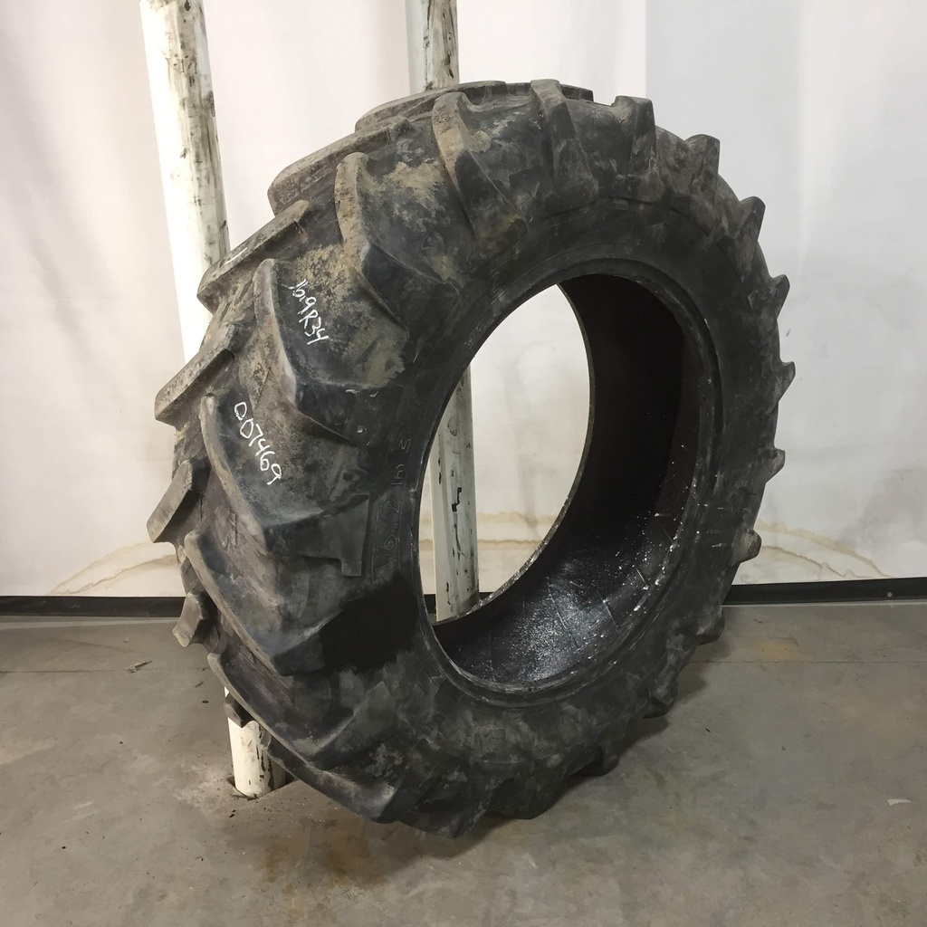 16.9/R34 Michelin AgriBib R-1W 136 B 50%