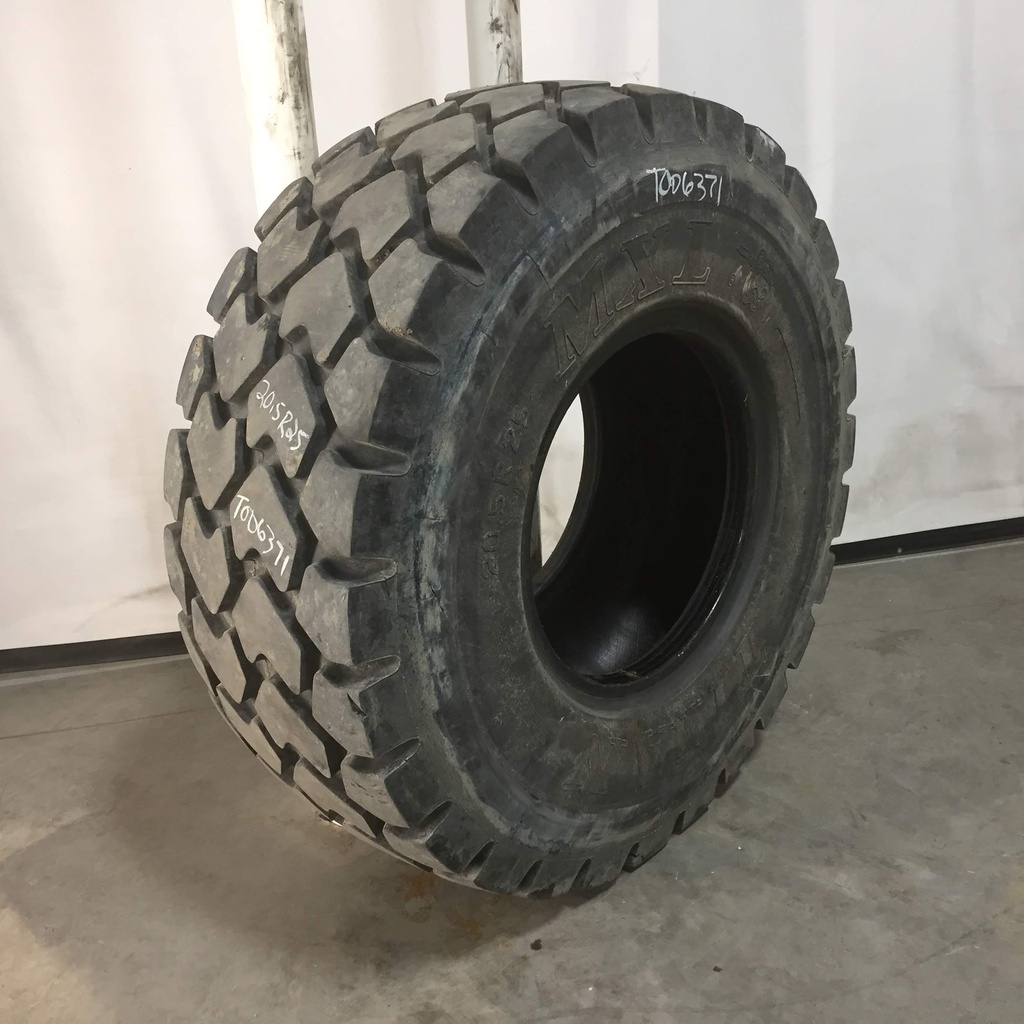 20.5/R25 Titan Farm MXL Radial  E-3/L-3 1* 60%