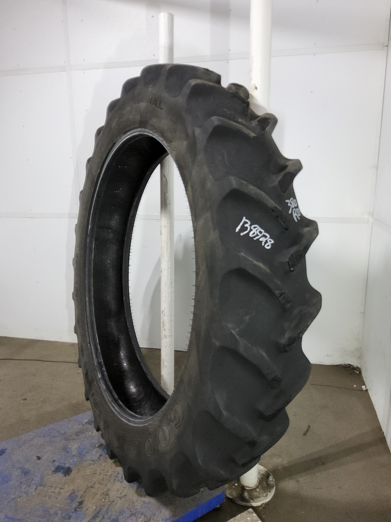 380/90R50 Goodyear Farm DT800 Super Traction R-1W 152A8/ 70%