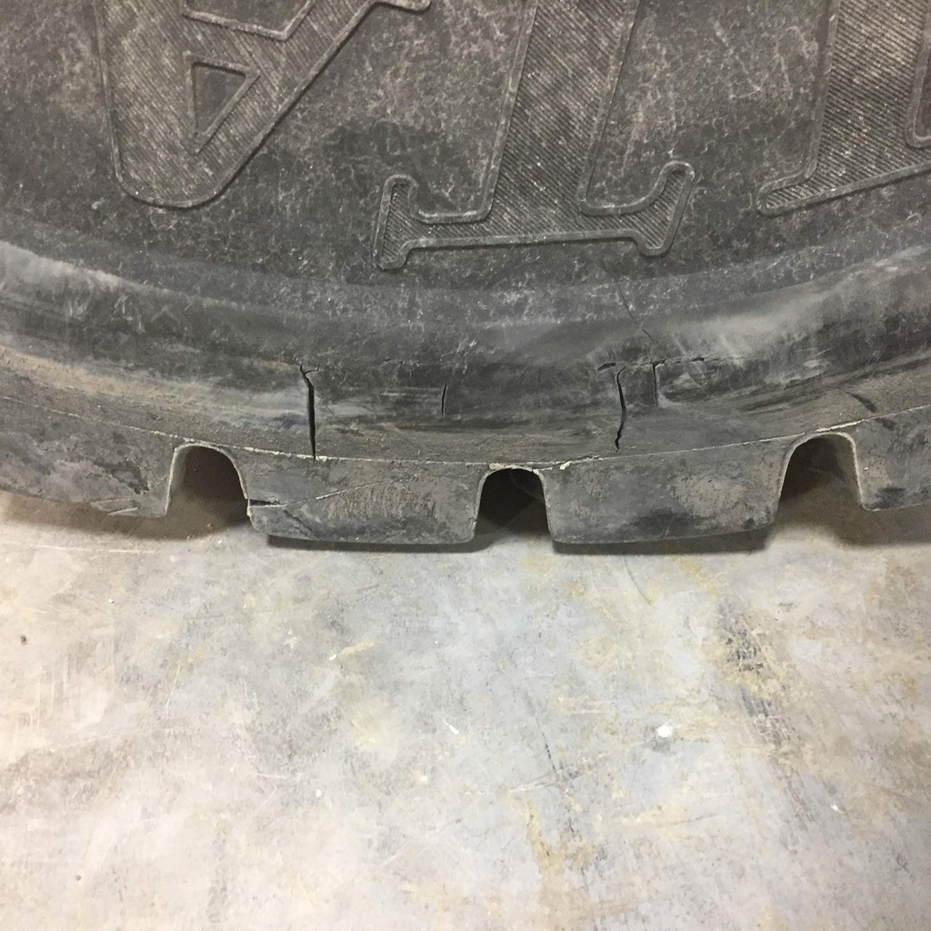 20.5/R25 Titan Farm MXL Radial  E-3/L-3 1* 60%