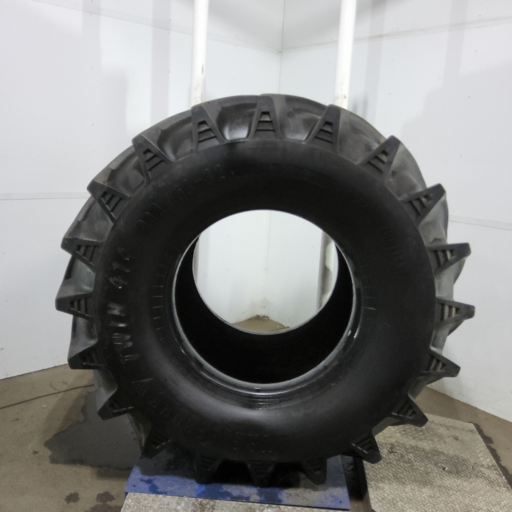 900/60-32 Trelleborg T414 R-1W 176A8 85%