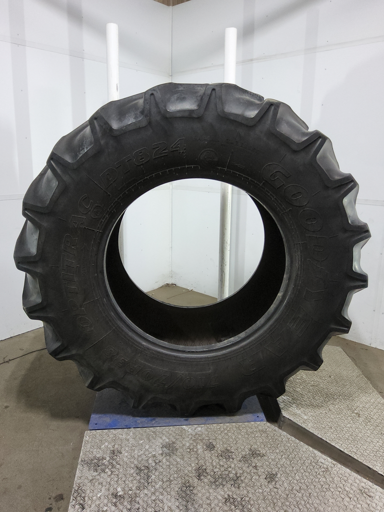 710/70R38 Goodyear Farm DT824 Optitrac R-1W 166A8 45%