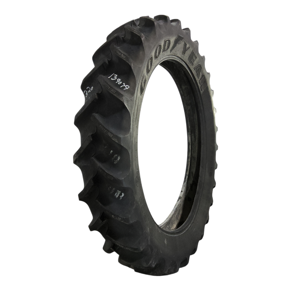 320/90R50 Goodyear Farm DT800 R-1W 147A8 95%