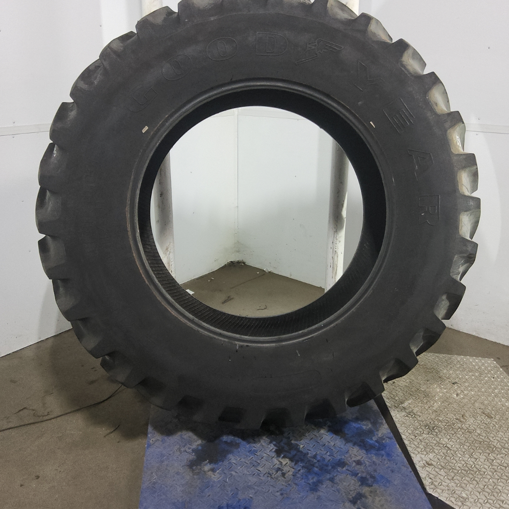 18.4R38 Goodyear Farm Dyna Torque R-1 141A8 90%