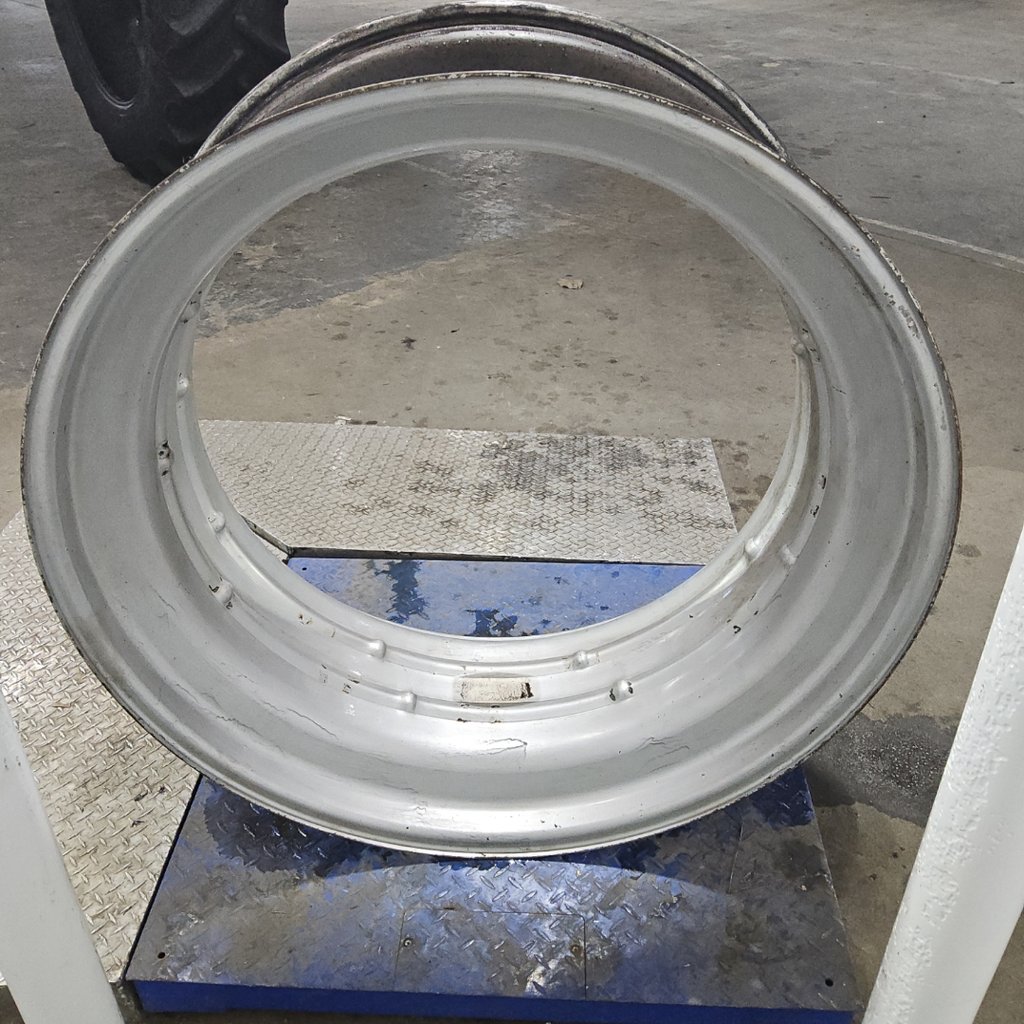 18"W x 42-36"D, Case IH Silver Mist Double Bevel Step-Up Rim