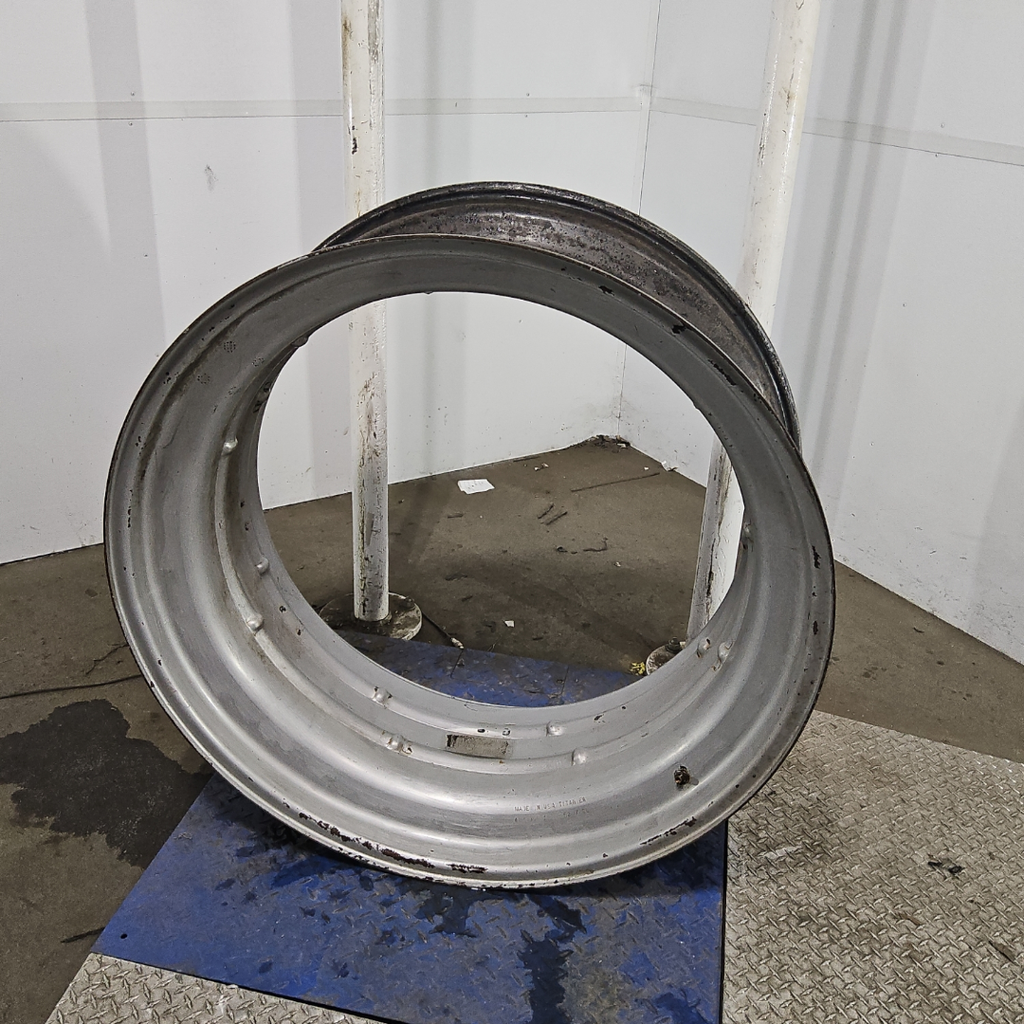 18"W x 42-36"D, Case IH Silver Mist Double Bevel Step-Up Rim