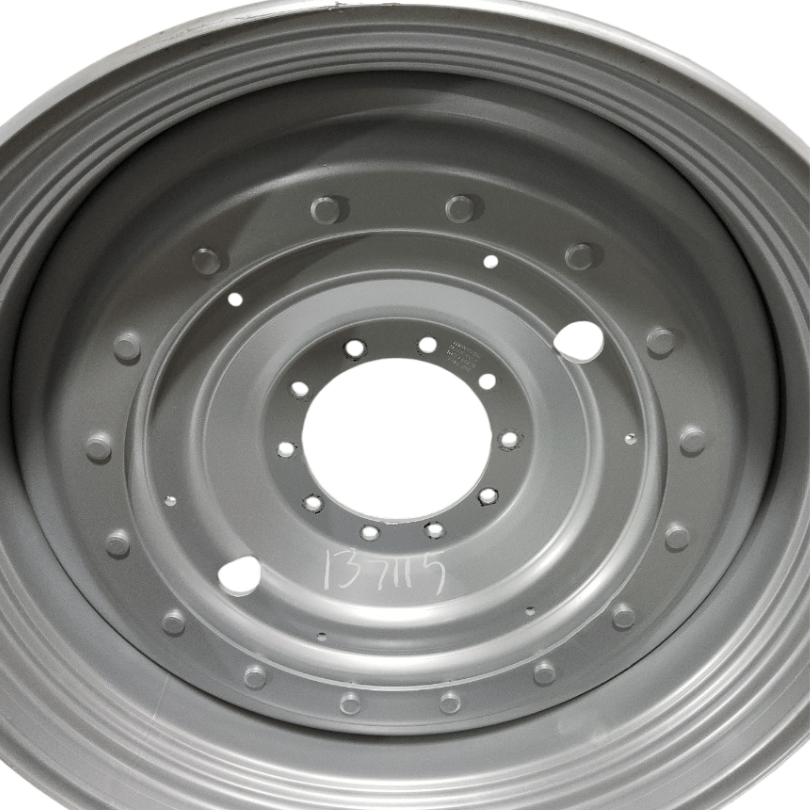 10-Hole Stub Disc Center for 46" Rim, Case IH Silver Mist