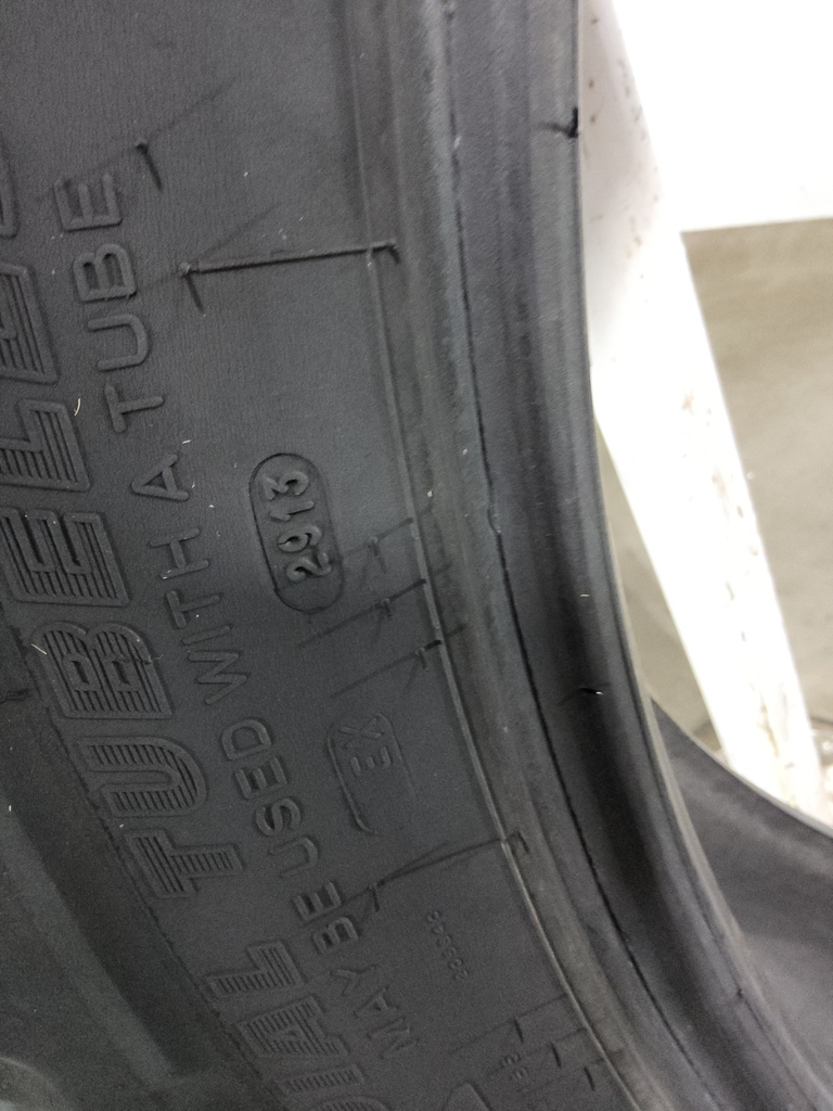 320/85R38 Michelin AgriBib Row Crop R-1W 143A8 60%