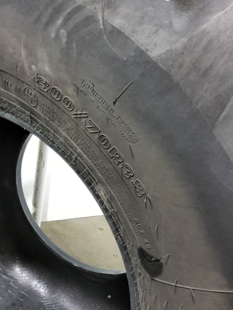 800/70R38 Goodyear Farm DT820 Super Traction R-1W 173A8 85%