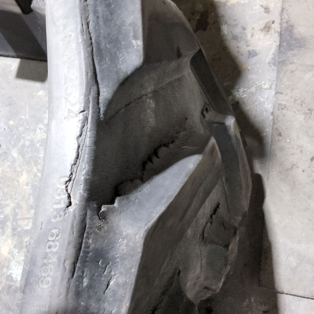 25" Camoplast Track 3500 John Deere 8000T 40%