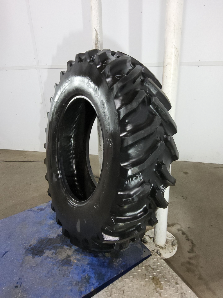 14.9R28 Goodyear Farm Dyna Torque Radial R-1 133A8 90%