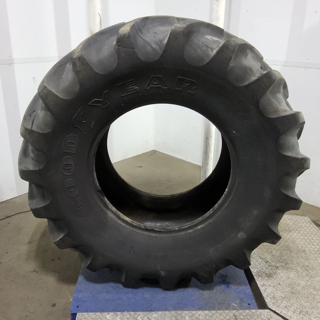 600/65R28 Goodyear Farm DT820 R-1W 150A8 90%