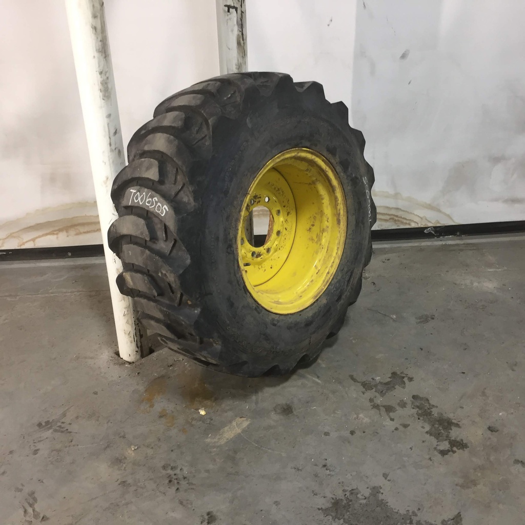 43/16.00-20 Galaxy Marathoner R-4 on John Deere Yellow 8-Hole Formed Plate 90%