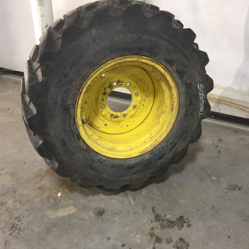 43/16.00-20 Galaxy Marathoner R-4 on John Deere Yellow 8-Hole Formed Plate 90%