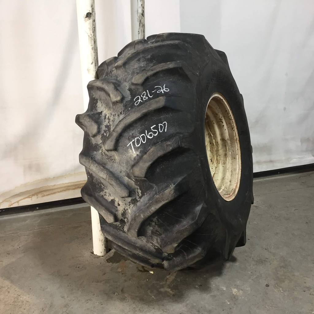 28/L-26 Goodyear Farm Dyna Torque II R-1, E (10 Ply) 70%