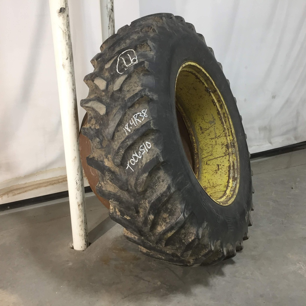 480/80R38 Goodyear Farm Dyna Torque Radial R-1 on John Deere Yellow 0-Hole Band Dual "L" Rail w/16" band 45%