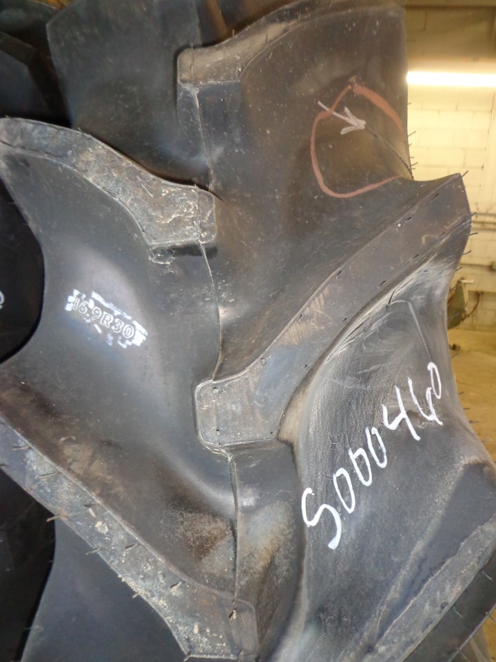 420/90R30 Goodyear Farm Special Sure Grip Radial TD8 R-2 142 B 99%