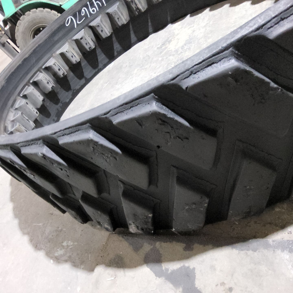 18" Camso Track RD 4500 (Front) John Deere 8RX 65%