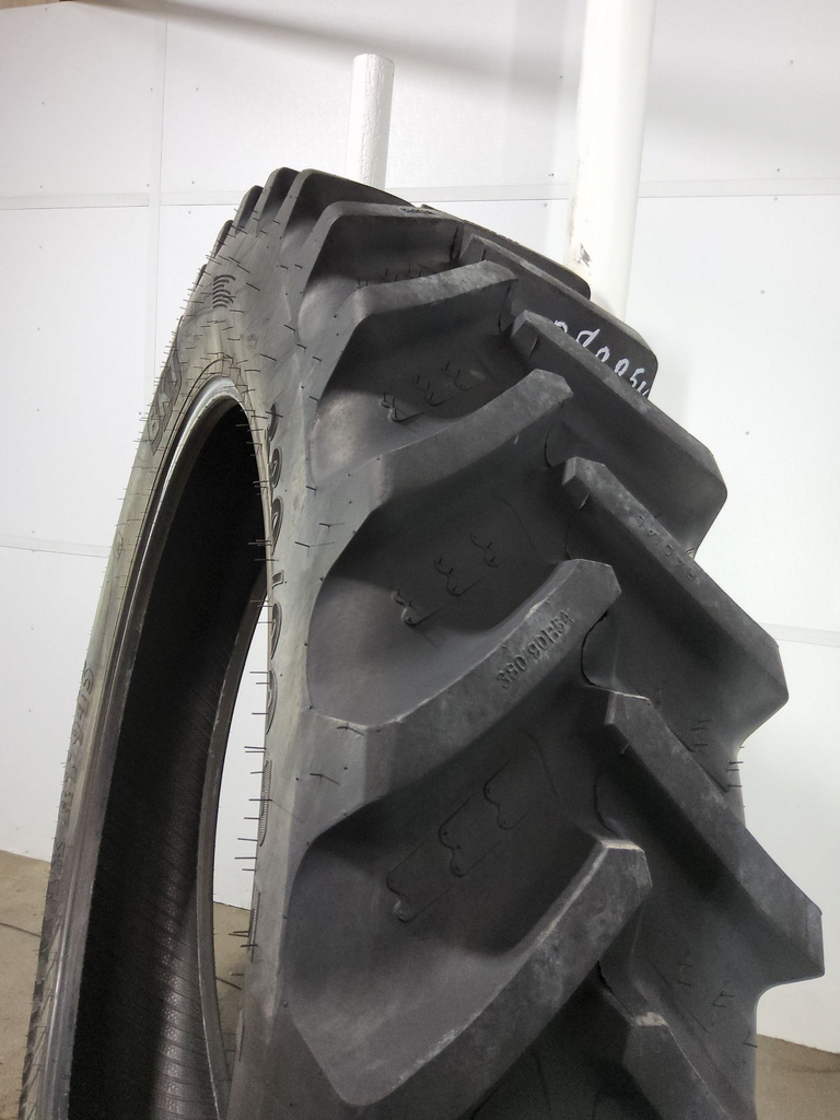 380/90R54 BKT Tires Agrimax RT 945 R-1W 158A8 99%