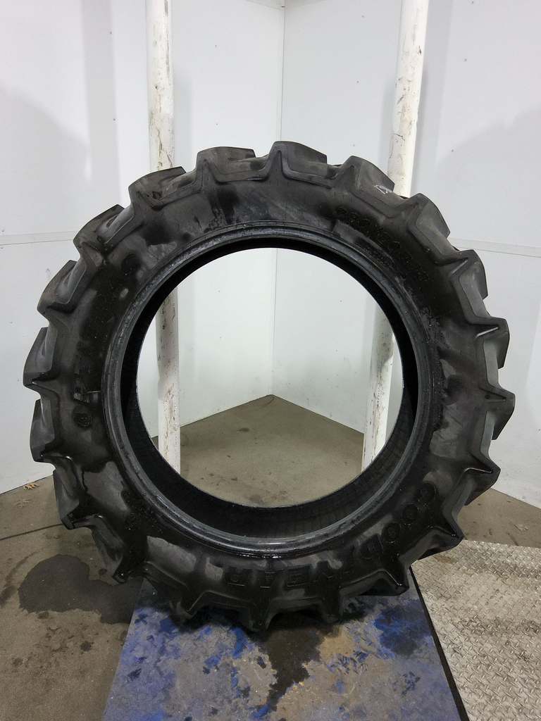 380/80R38 Goodyear Farm Optitrac R-1W 142D 85%