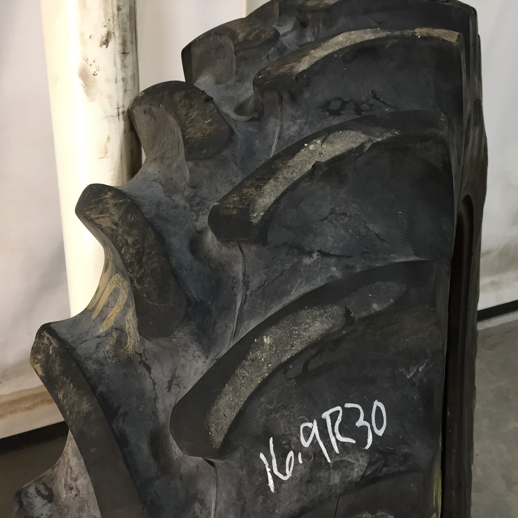 420/90R30 Firestone Radial All Traction FWD R-1 142 B 85%