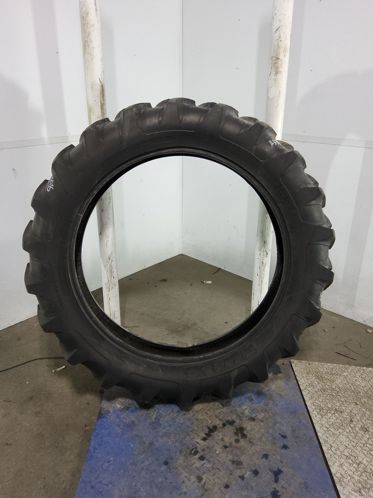 11.2-38 Titan Farm Hi Power Lug R-1 B (4 Ply), 95%
