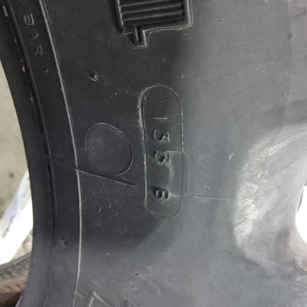 320/85R34 Firestone Radial 9000 R-1W 133B