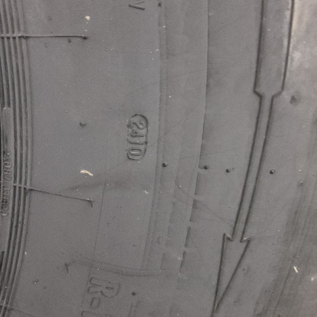 800/65R32 Continental AC70 Radial R-1W 172A8 70%