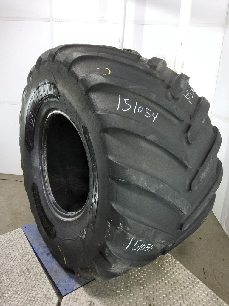1050/50R32 Michelin MegaXBib 2 R-1W 172D 60%