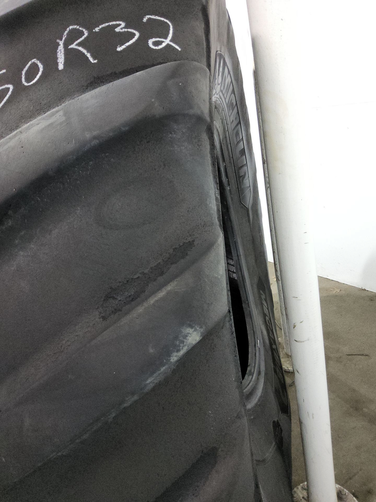 1050/50R32 Michelin MegaXBib 2 R-1W 172D 60%