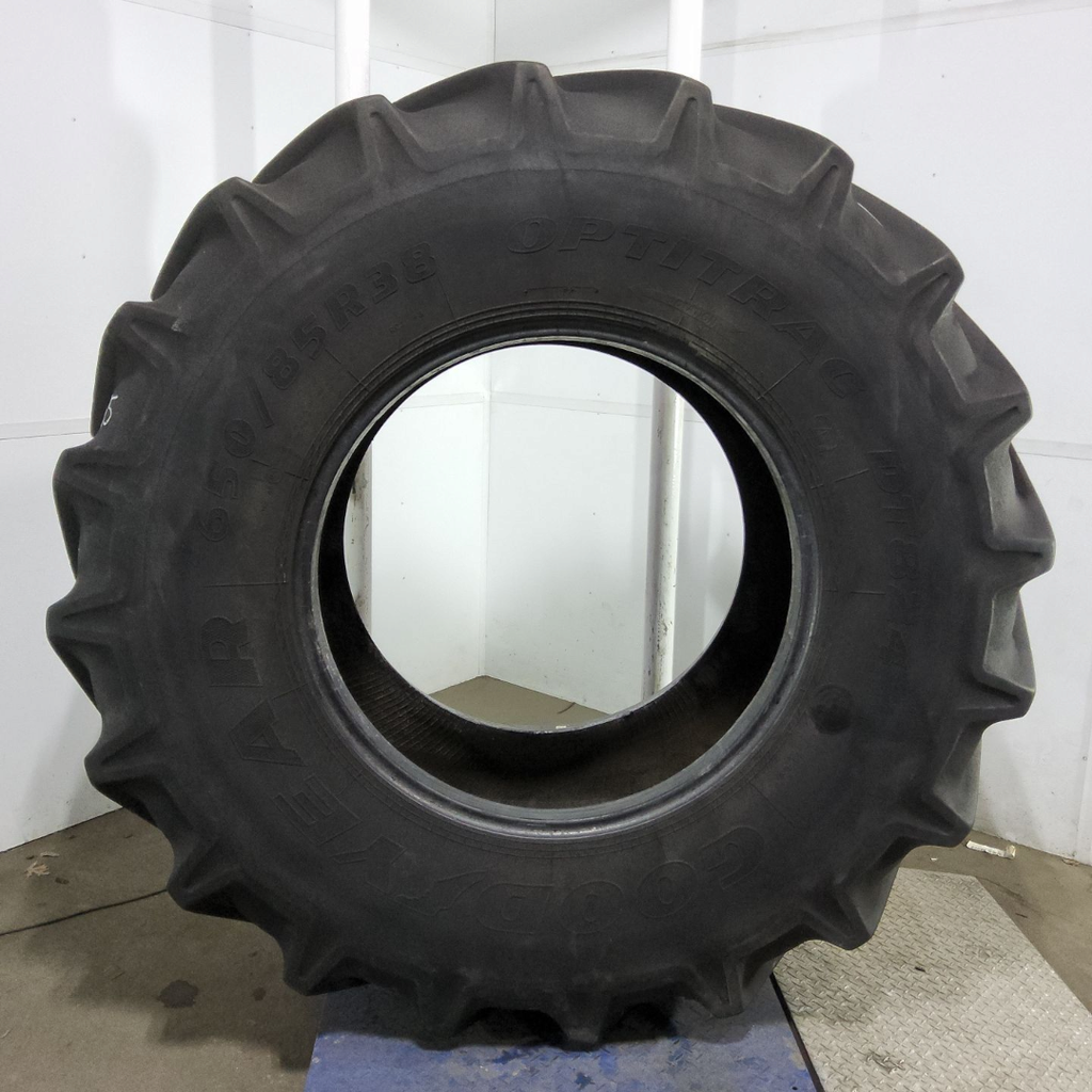 650/85R38 Goodyear Farm DT824 Optitrac R-1W 173A8 80%