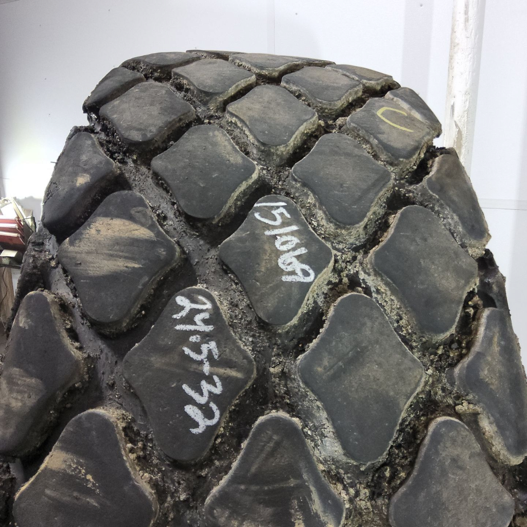 24.5-32 BKT Tires TR 387 R-3 H (16 Ply), 75%