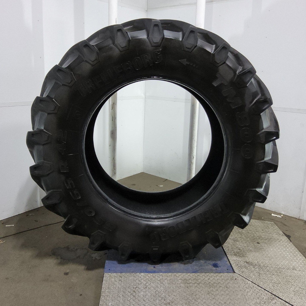 650/65R42 Trelleborg TM800 R-1W 158D 70%