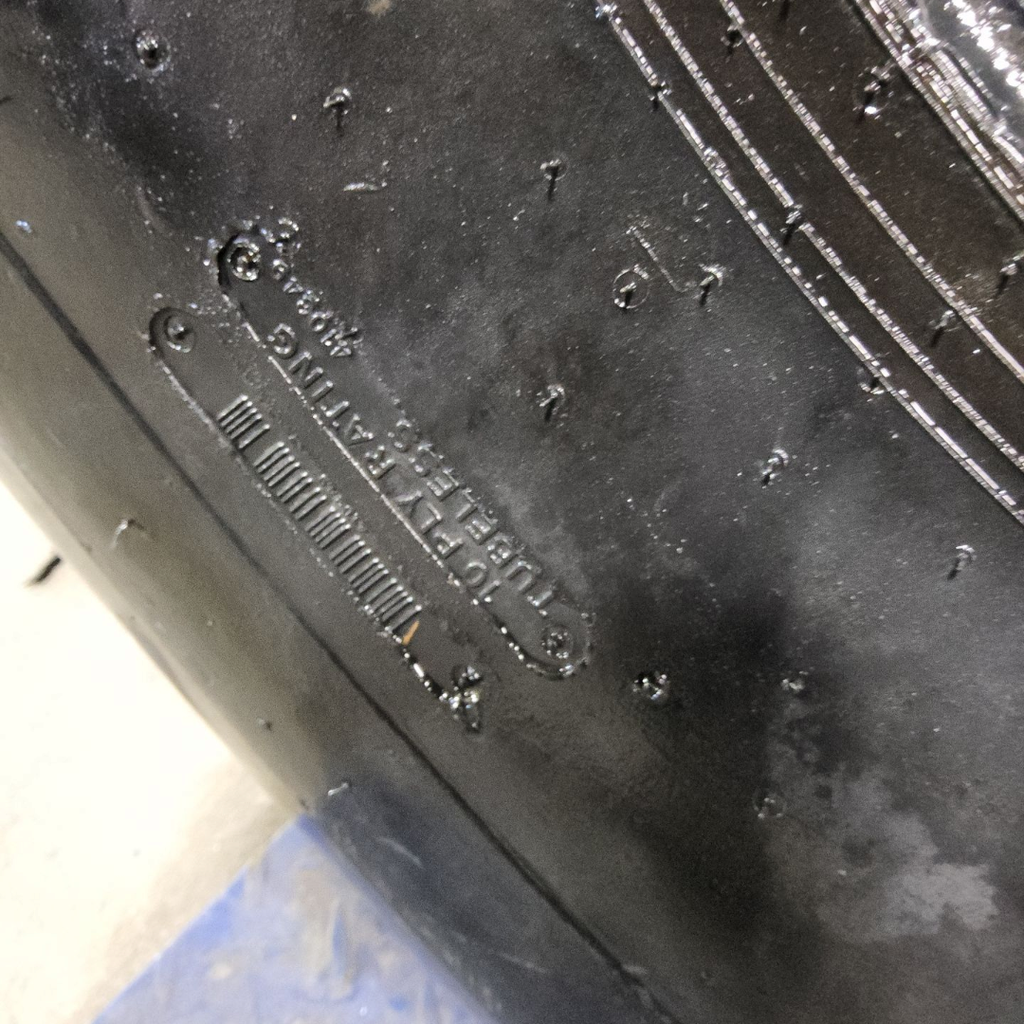 21.5L-16.1SL Titan Farm Hi Flotation I-1 E (10 Ply), 90%
