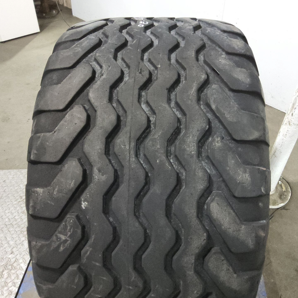 500/55-20 Vredestein Flotation + HF-3 138A8 70%