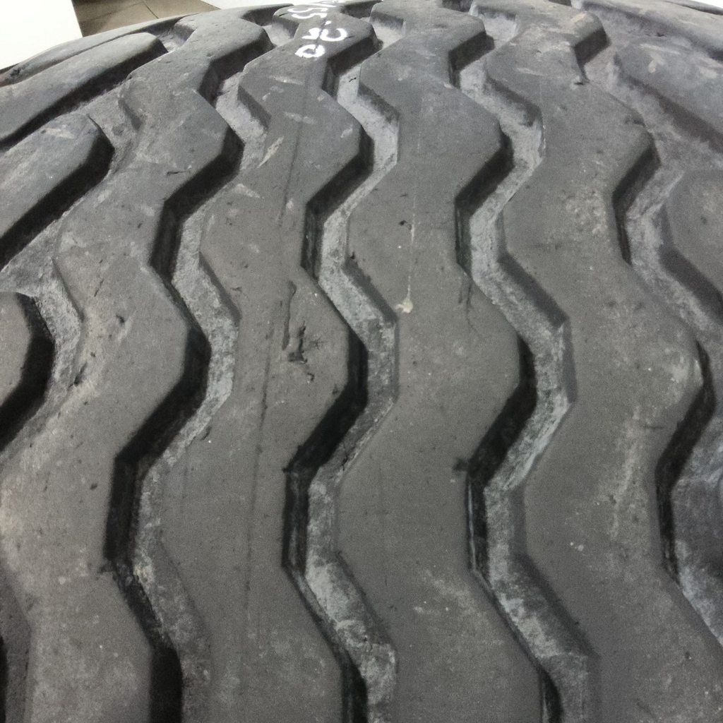 500/55-20 Vredestein Flotation + HF-3 138A8 70%