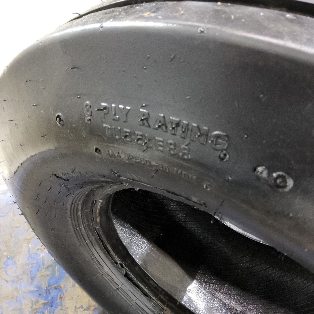 31x13.50-15 Titan Farm Flo-Trac Rib HF-1 D (8 Ply), 99%