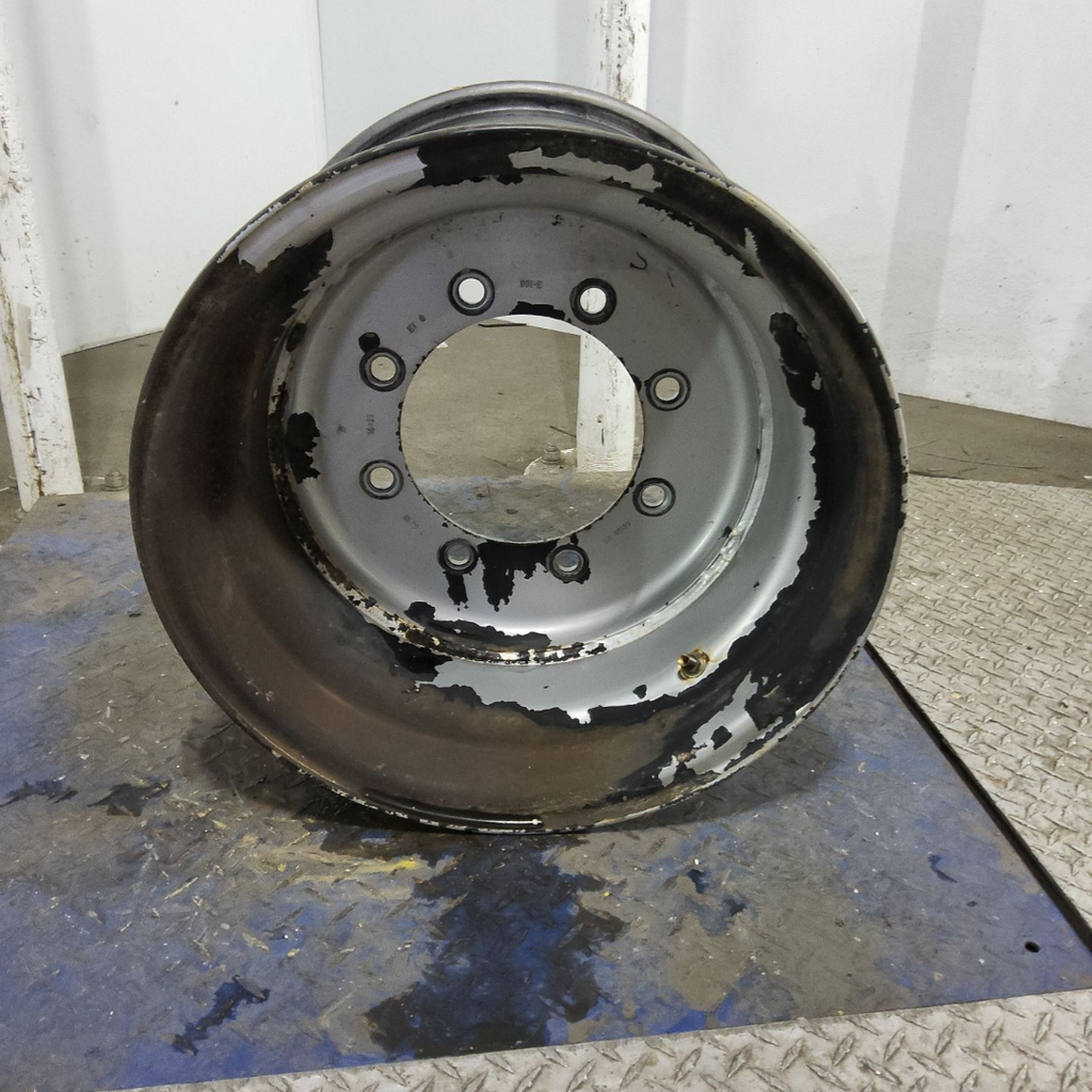 16"W x 20"D, Case IH Silver Mist 8-Hole Flat Plate