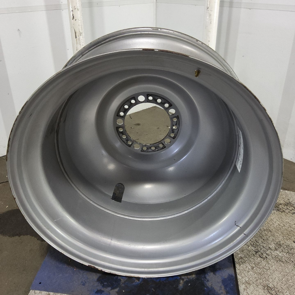 18"W x 42"D, Case IH Silver Mist 20-Hole Dolly Dual