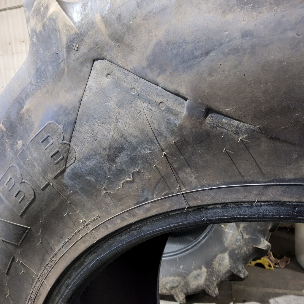 620/70R42 Michelin MegaXBib R-1W 166B/166A8 85%