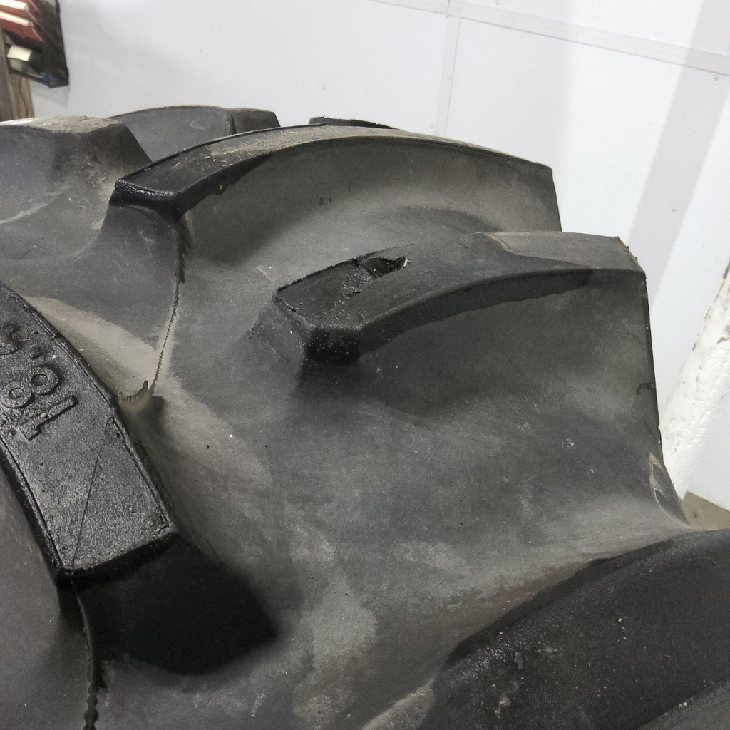 18.4-26 Titan Farm Hi Traction Lug R-1 C (6 Ply), 95%