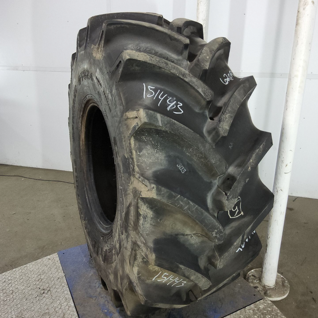 620/75R26 Goodyear Farm DT824 Optitrac R-1W 95%