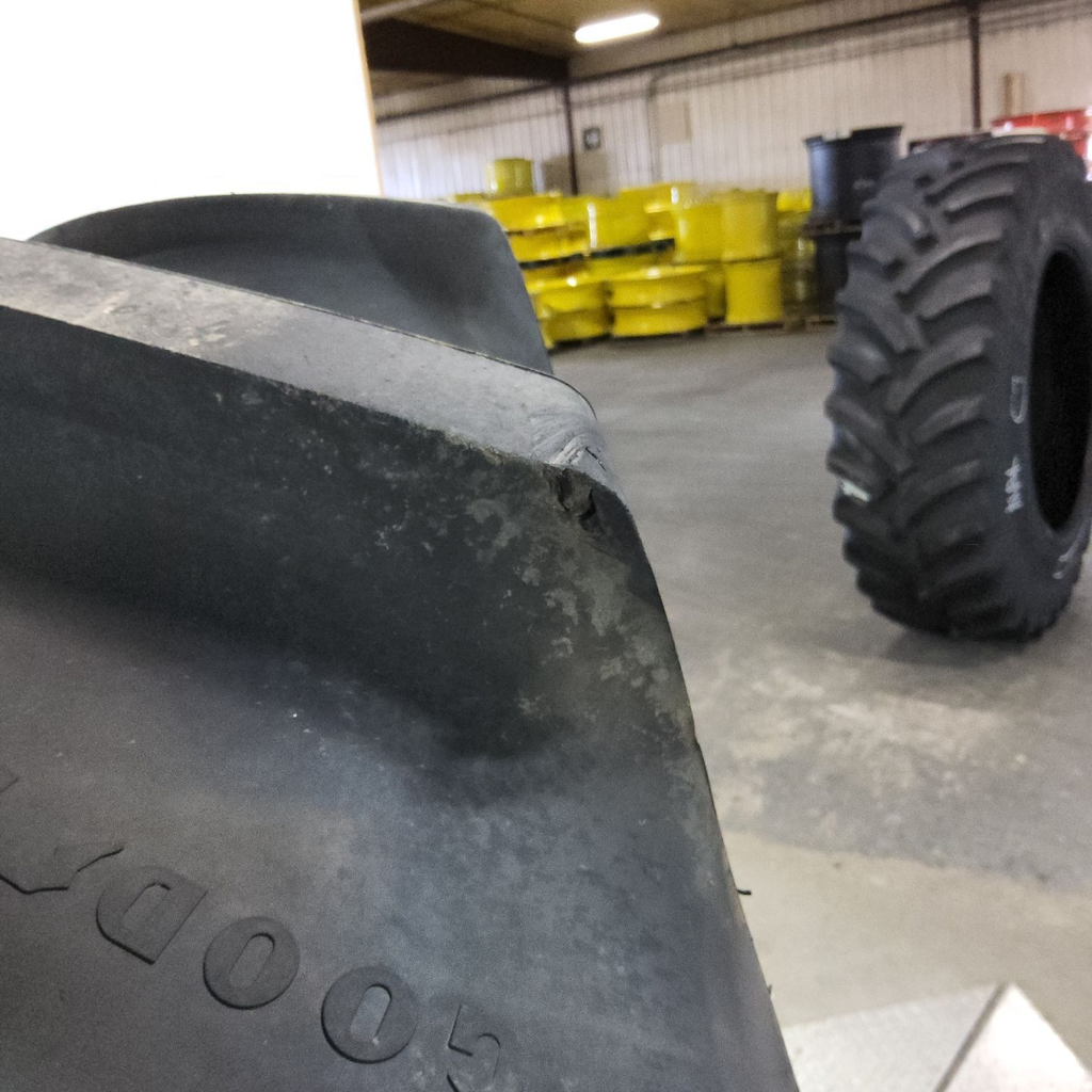 620/75R26 Goodyear Farm DT824 Optitrac R-1W 95%