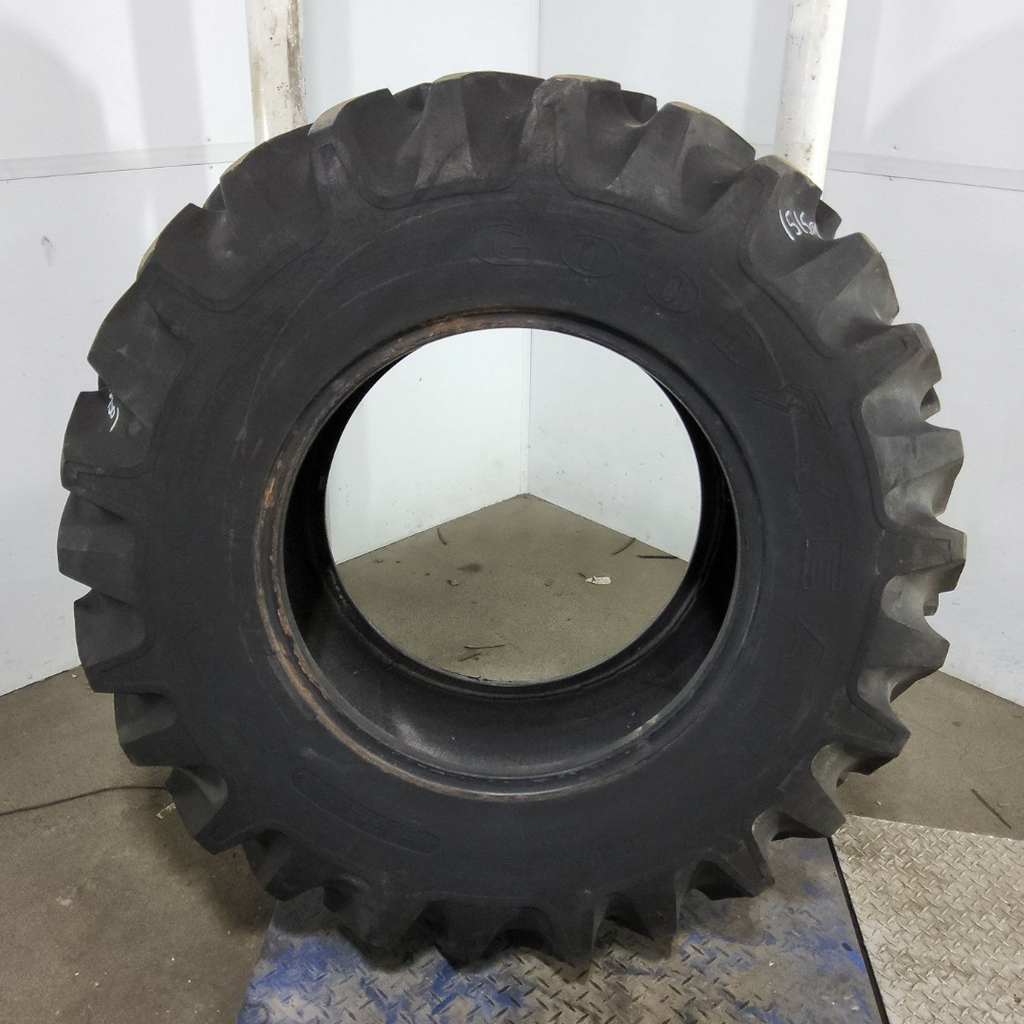 16.9-26 Goodyear Farm Dyna Torque II R-1 E (10 Ply), 95%
