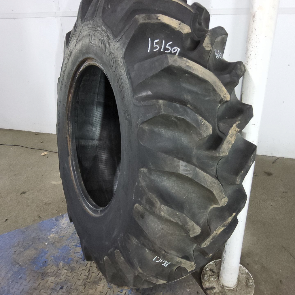 16.9-26 Goodyear Farm Dyna Torque II R-1 E (10 Ply), 95%