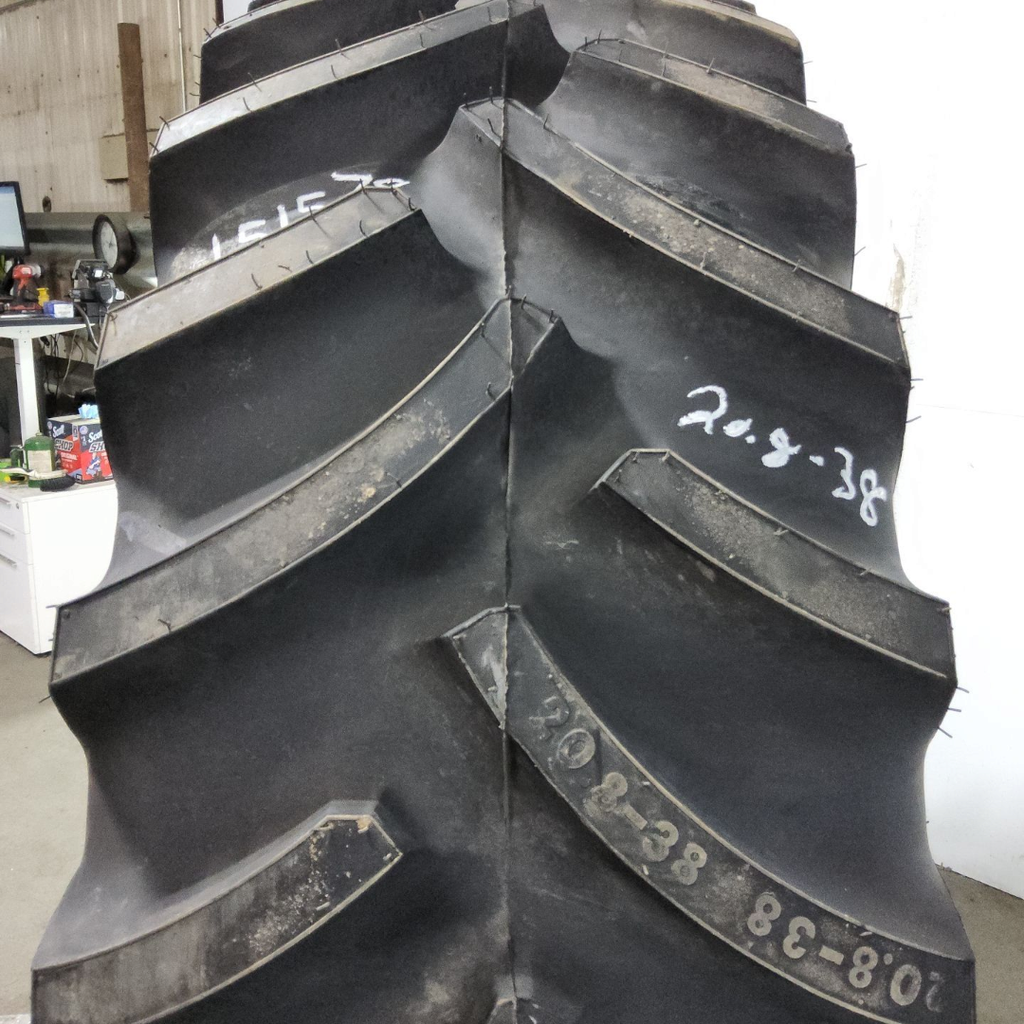 20.8-38 Titan Farm Hi Traction Lug R-1 D (8 Ply), 99%