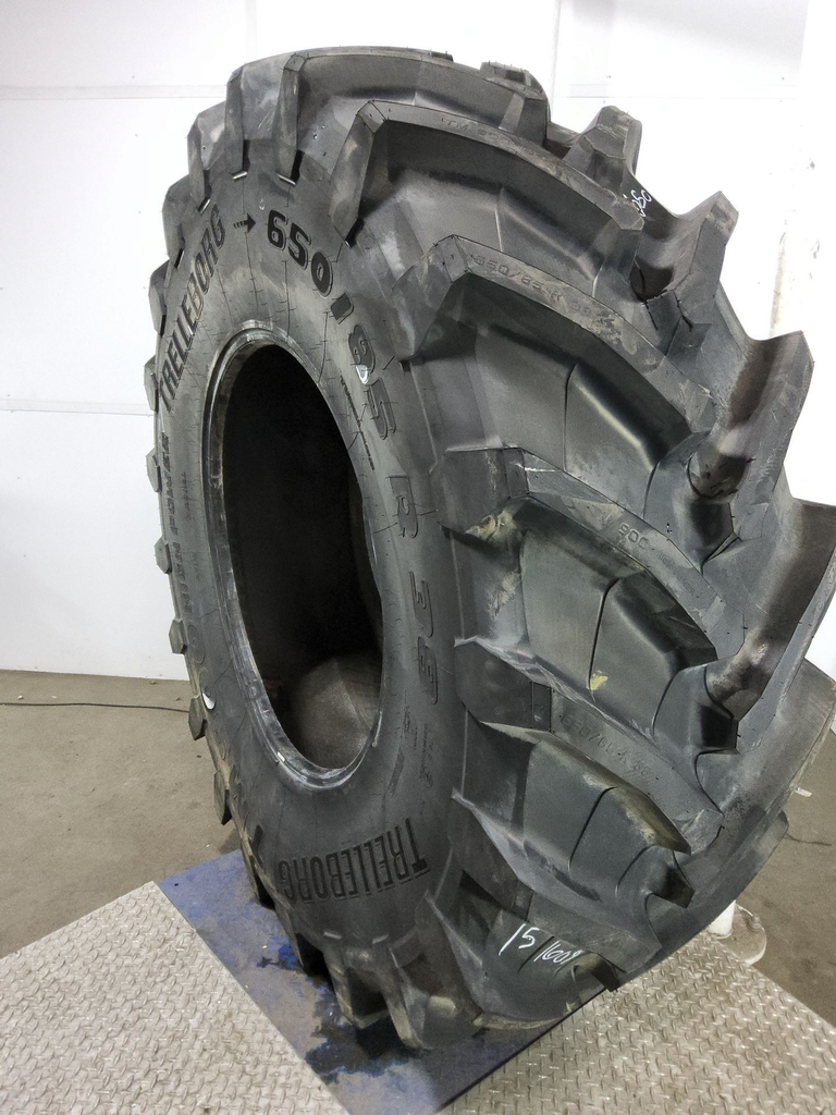 650/85R38 Trelleborg TM900 High Power R-1W 173D 99%