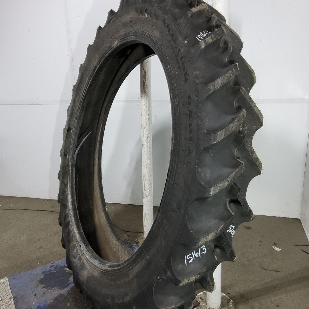 320/105R54 Goodyear Farm DT800 Super Traction R-1W