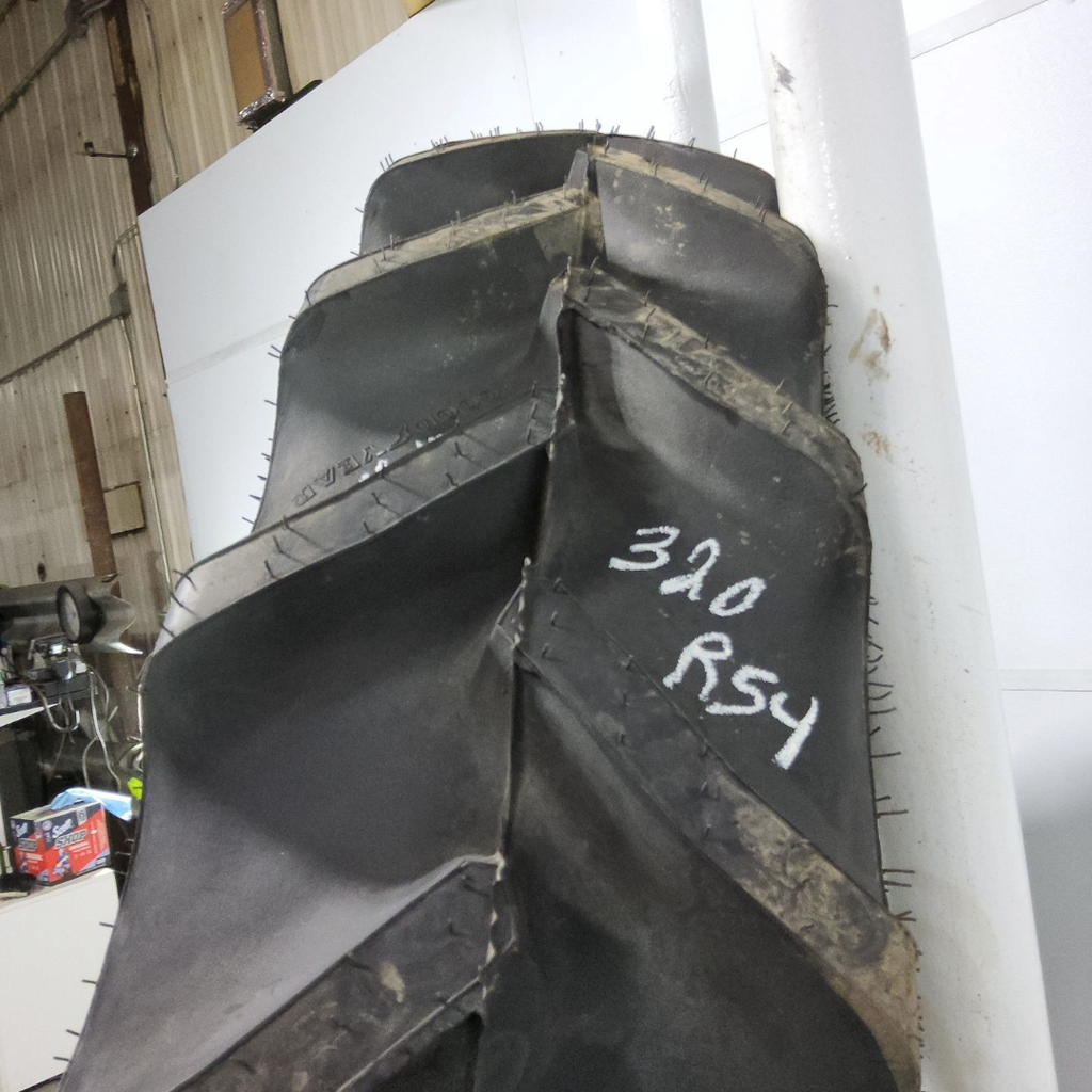 320/105R54 Goodyear Farm DT800 Super Traction R-1W