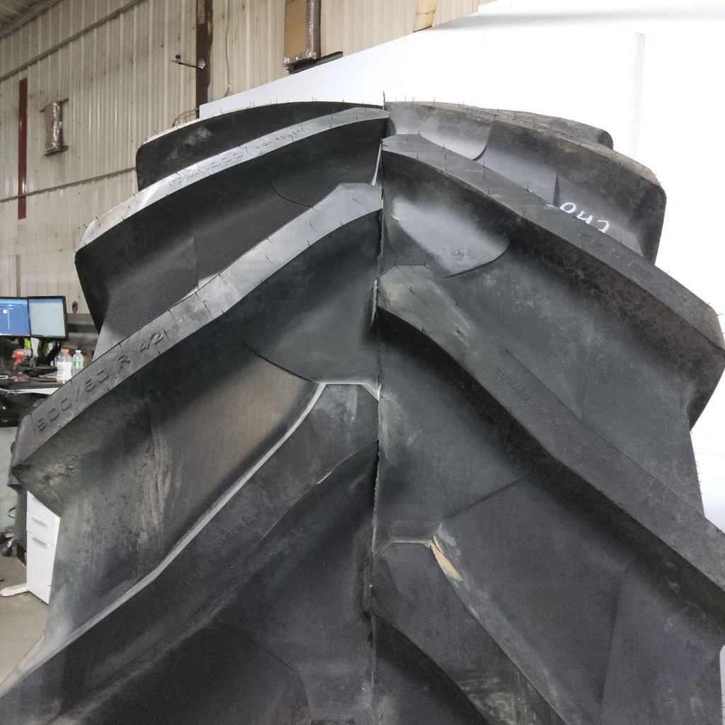 900/60R42 Trelleborg TM1000 High Power R-1W